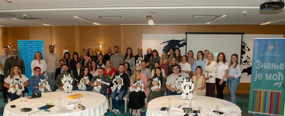 Šest resursnih centara u Srbiji dobija asistivnu tehnologiju zahvaljujući partnerstvu UNICEF-a i Intesa fondacije