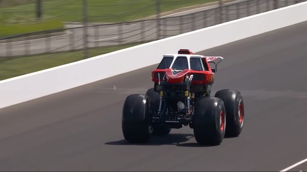 Kamion čudovište postavio svetski brzinski rekord na Indianapolis Motor Speedwayu