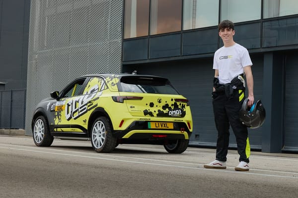 Mladi vozač Ioan Lloyd na putu ka WRC legendi